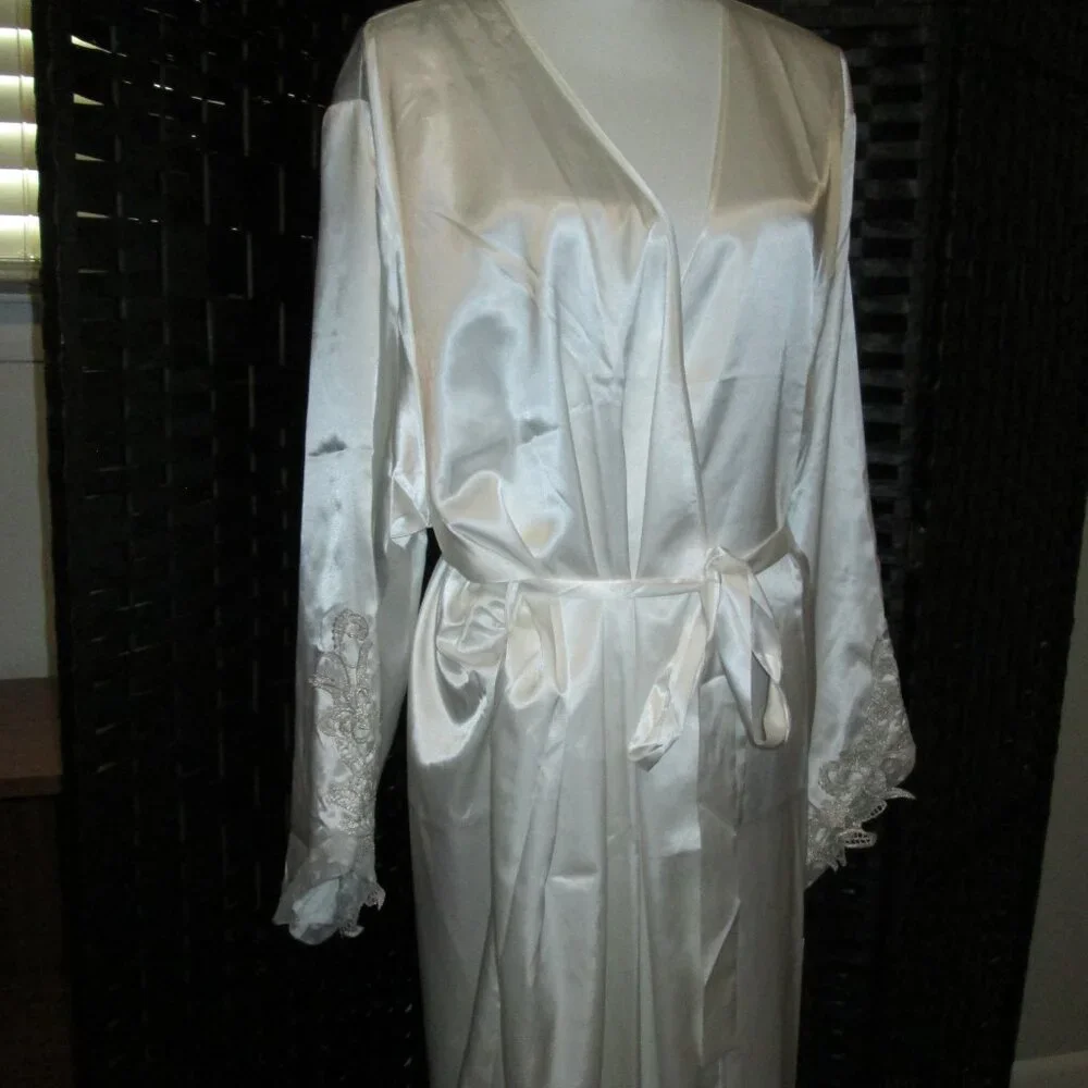 Bridal by Flora Nikrooz Satin Stella Robe 3X NWT - Picture 7 of 11